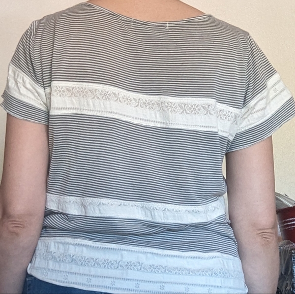 Medium Top - Picture 2 of 4